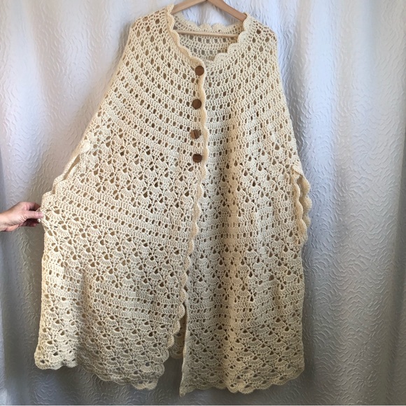 Handmade Cream Crochet Wool Knit Oversized Button Up Sweater Cape - Picture 2 of 15